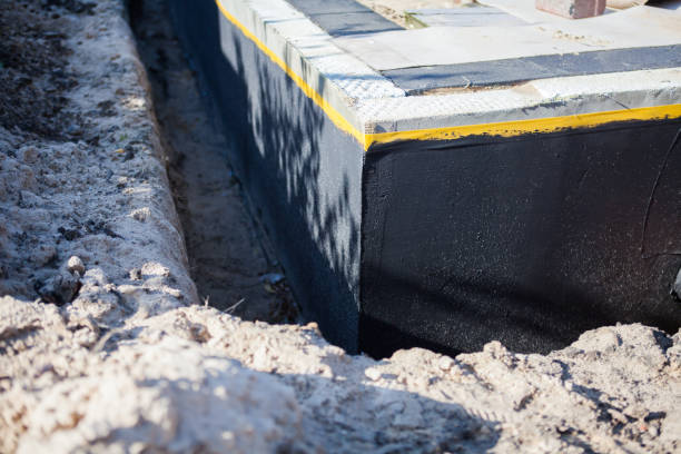 Professional Vapor Barrier Installation technician working in Potterville, MI